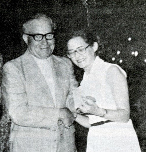 Frances Newell accepts an Engineering Merit Award in 1976 for her work with the Consumer Product Safety Commission on mandatory television safety standards.
